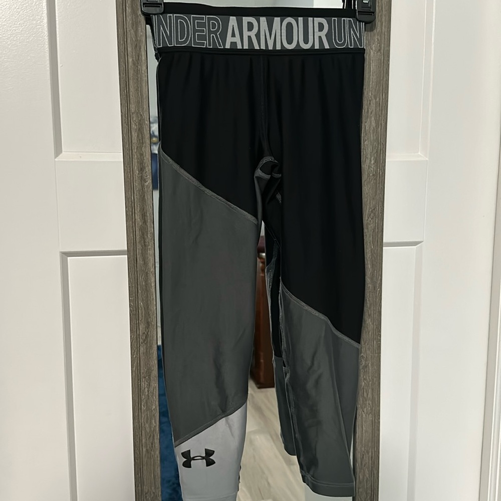 Under Armour gray and black leggings size medium (youth)!